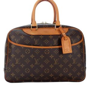 Louis Vuitton Monogram Canvas Deauville Soft Beauty Case Bag.jpg